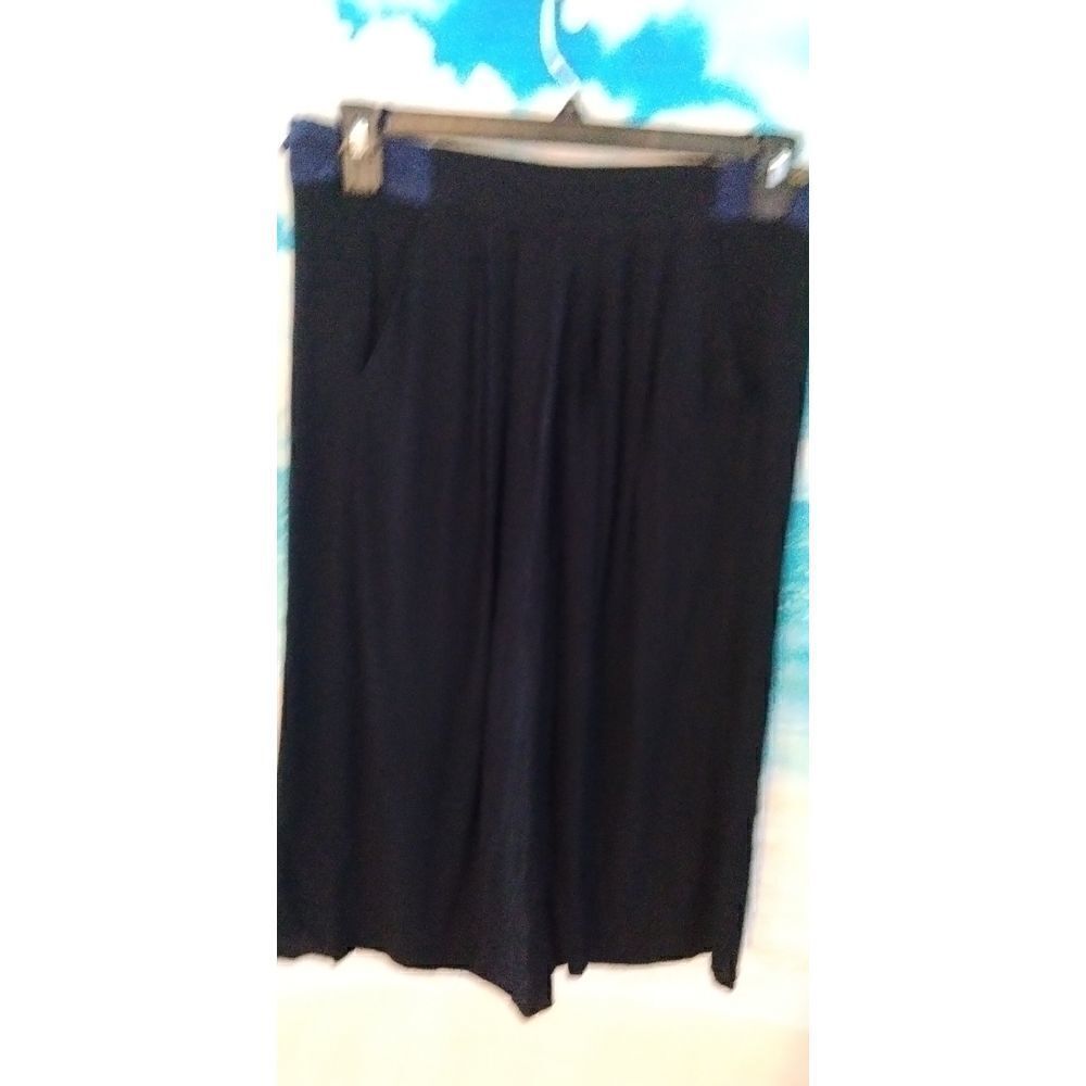 "Carole little" woman's Capri's.